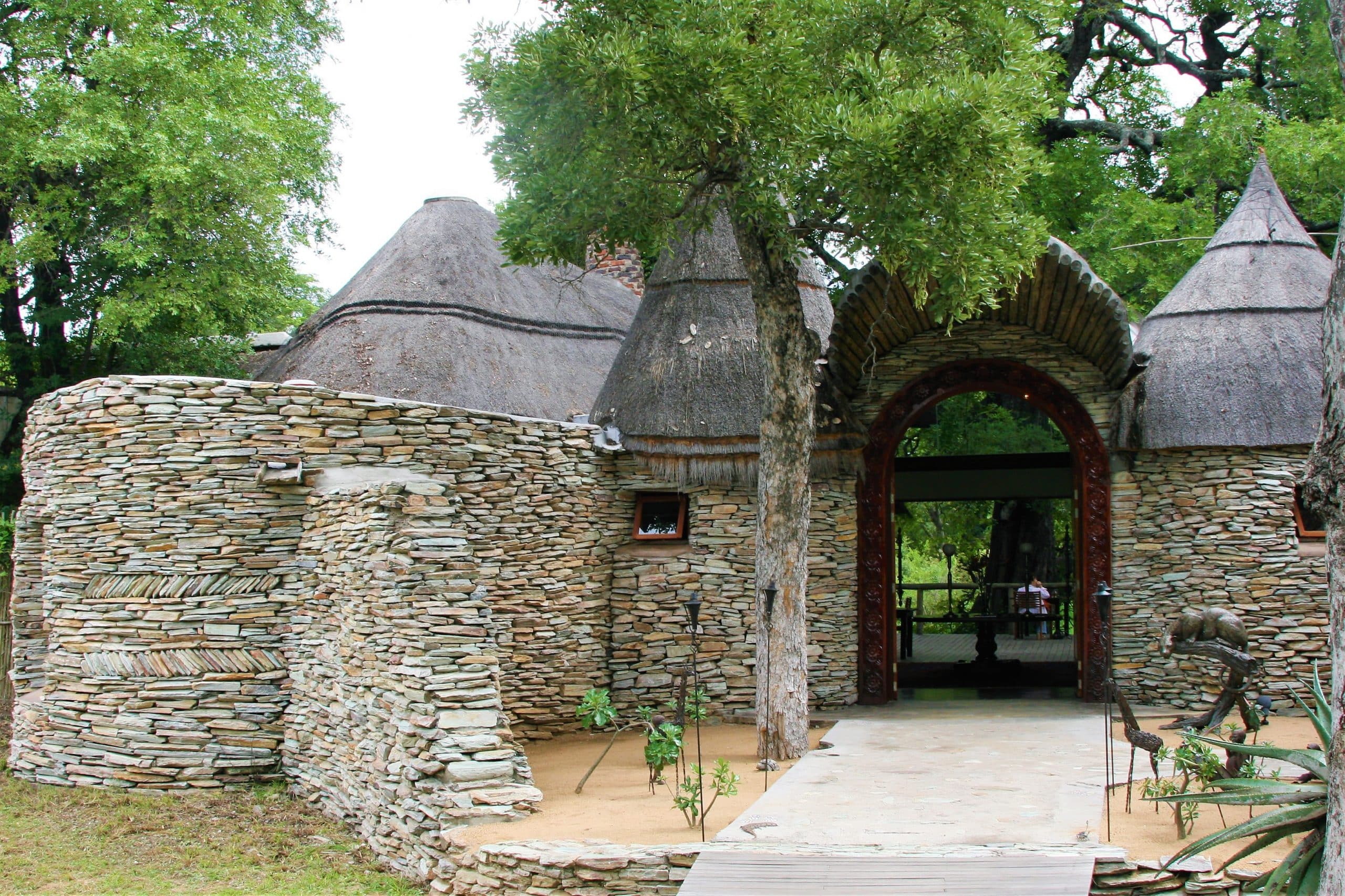 Tintswalo main entrance, David Manttan