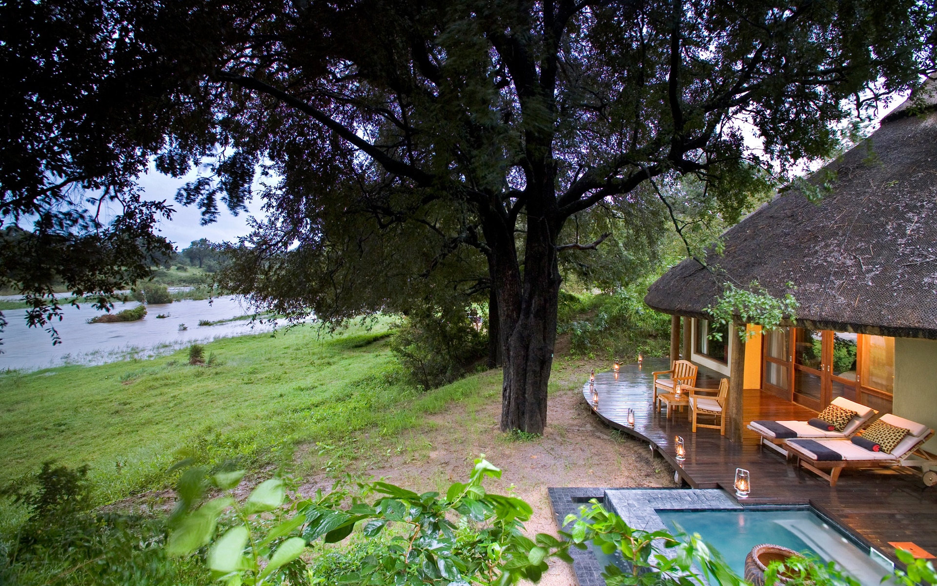 Dulini River Lodge suite